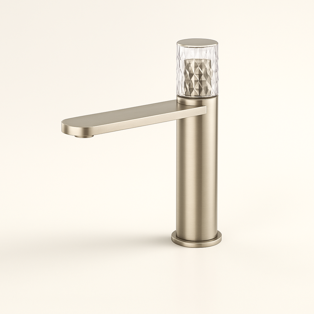 20251015_1015_Modern Silver Faucet_remix_01k7k83k5derrs2kc0tapp9qvt